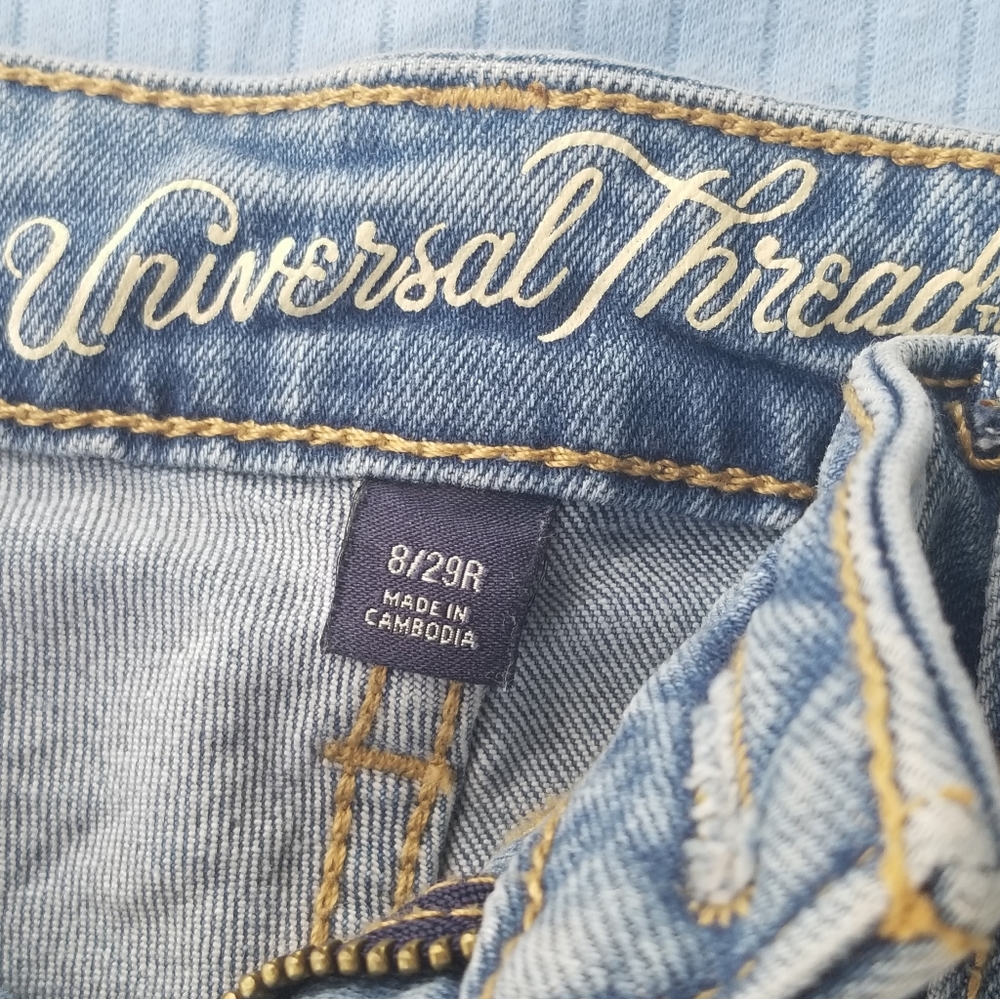 Universal Threads - Picture 3 of 3